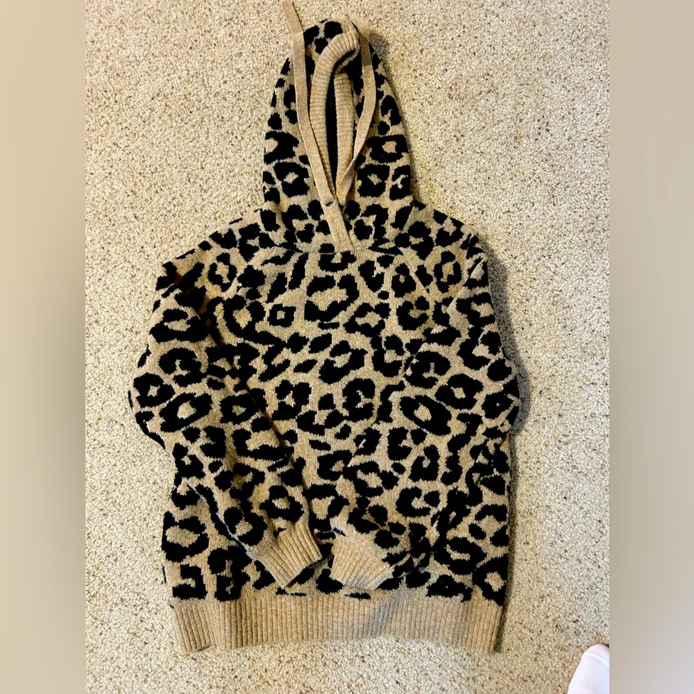 LOFT medium leopard sweater hoodie EUC